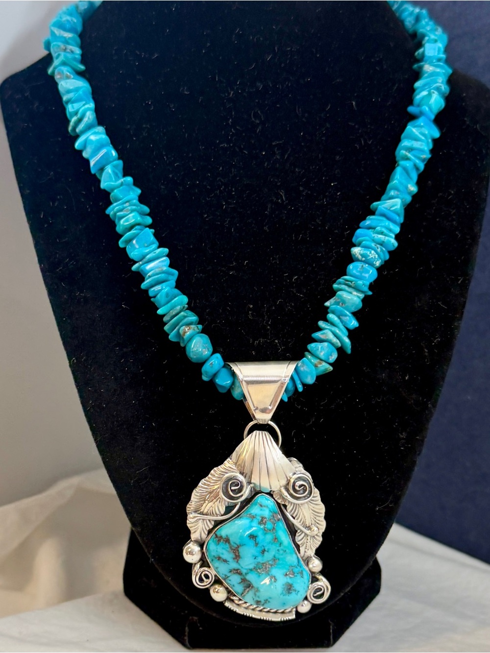 GILBERT ADAKAI Navajo Sterling Silver Turquosie Chip Necklace Feather Pendant